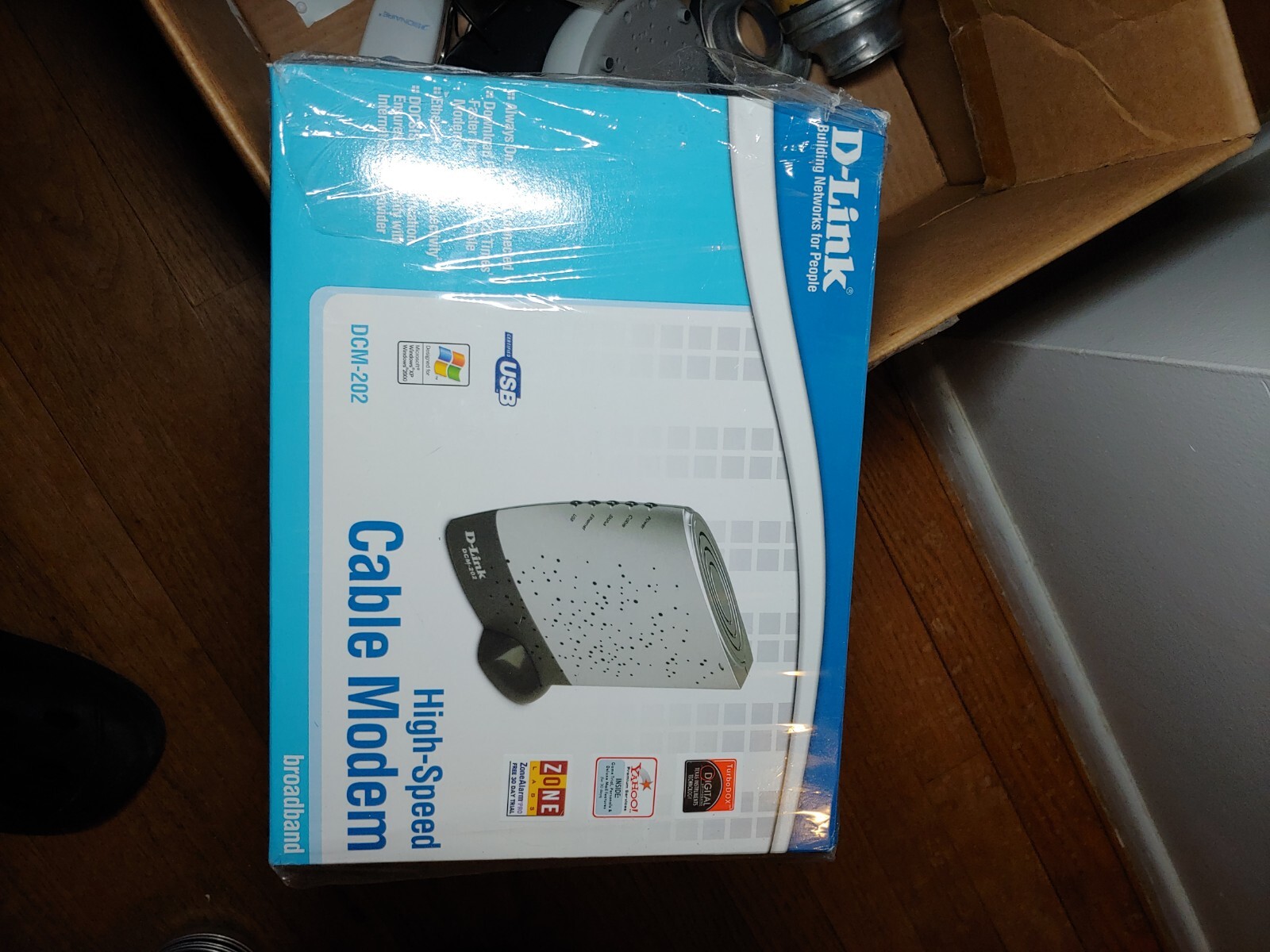 NEW D-Link DCM-202 Broadband Cable Modem Internet Windows Sealed Box w/cables