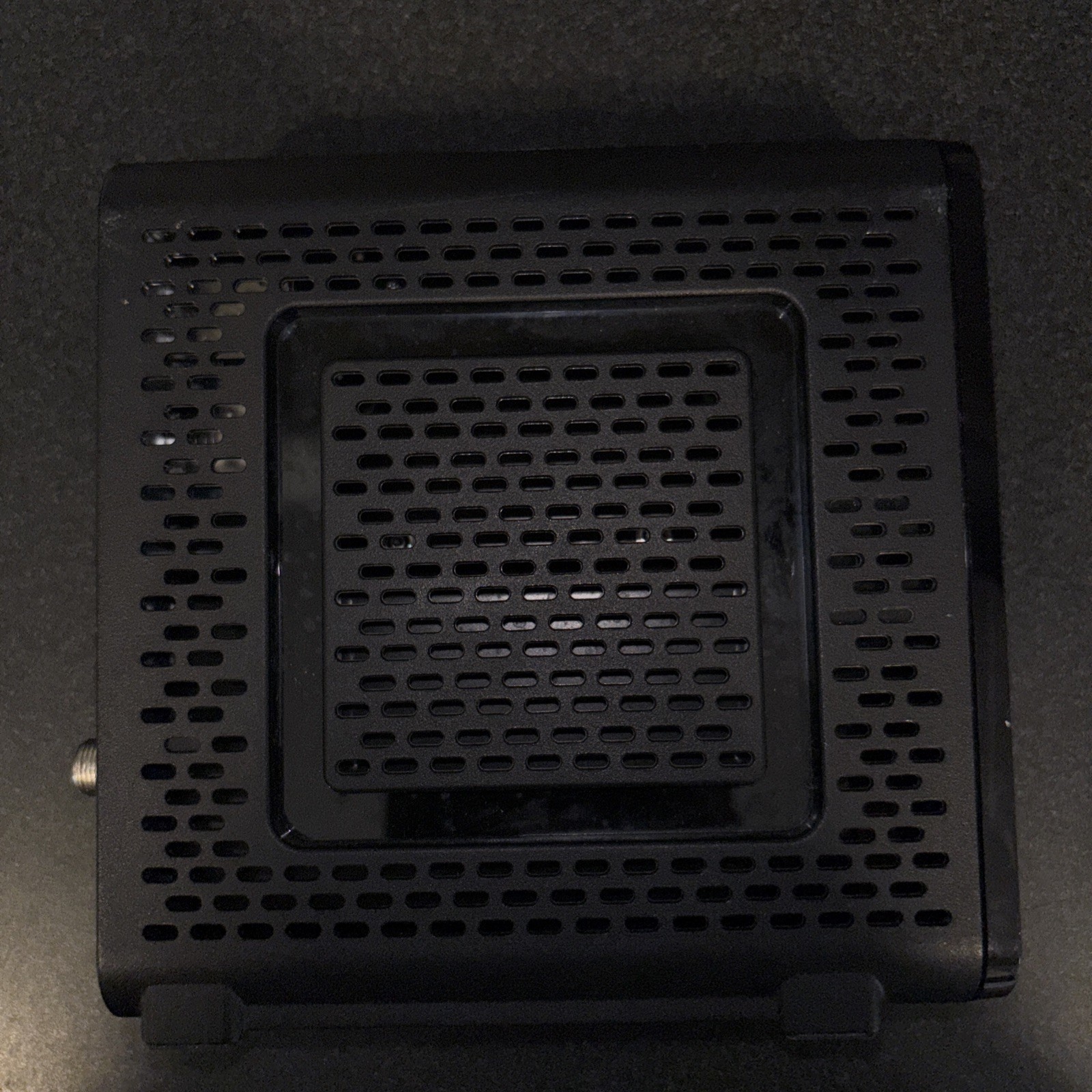 ARRIS Touchstone CM8200A DOCSIS 3.1 Ultra Fast Cable Modem – Black