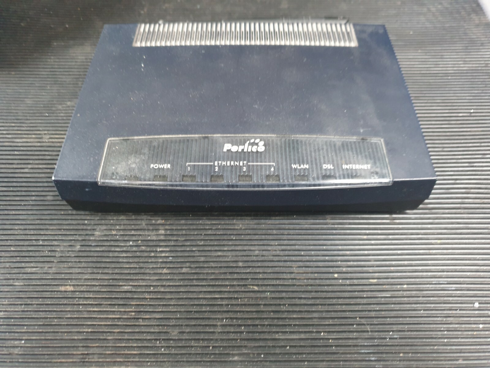ZYXEL P-660HW-T1 V2 PERLICO MODEM (IN26S3)