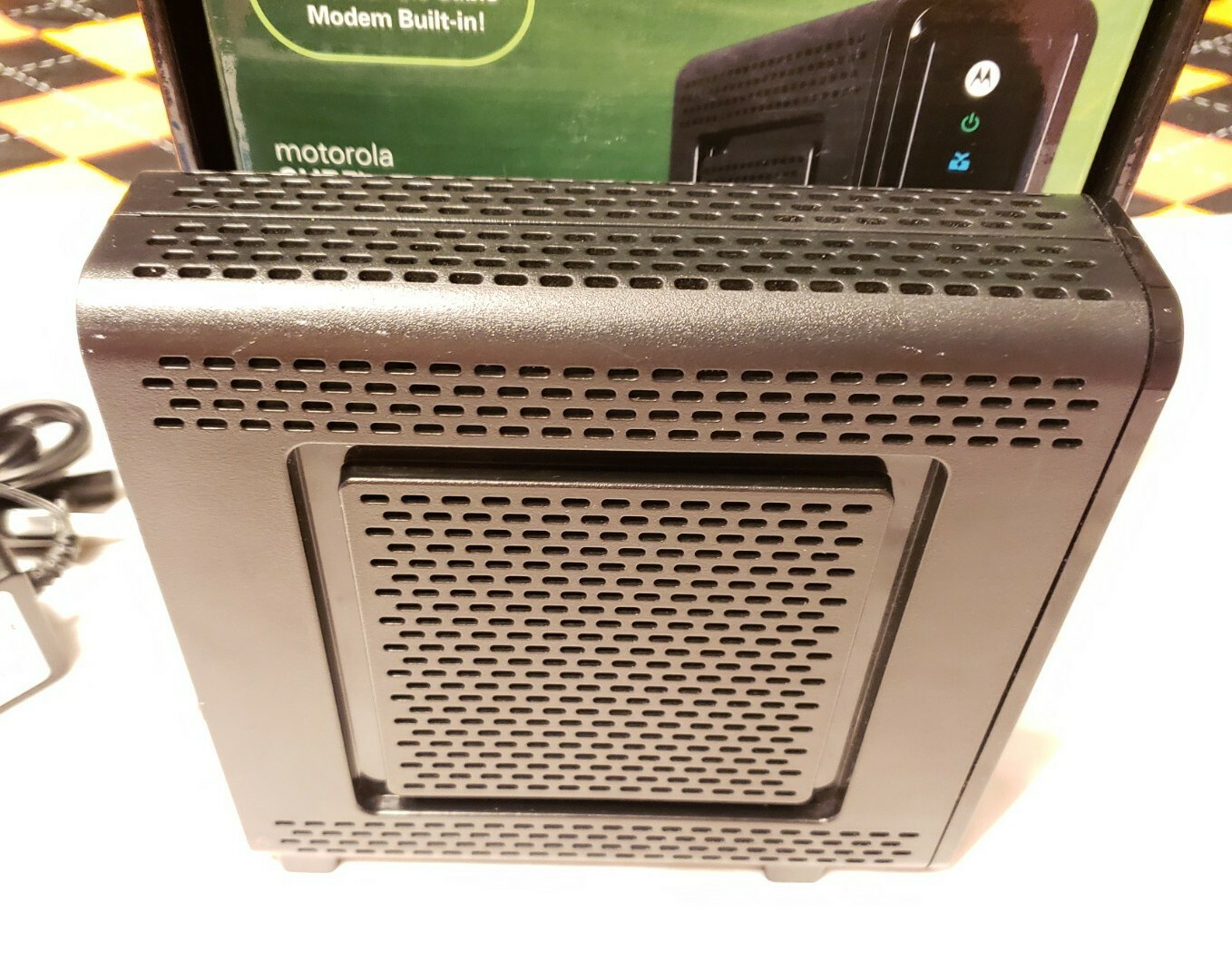 Motorola Arris Surfboard SBG6580 DOCSIS 3.0 Dual-Band Cable Modem & Wi-Fi Router
