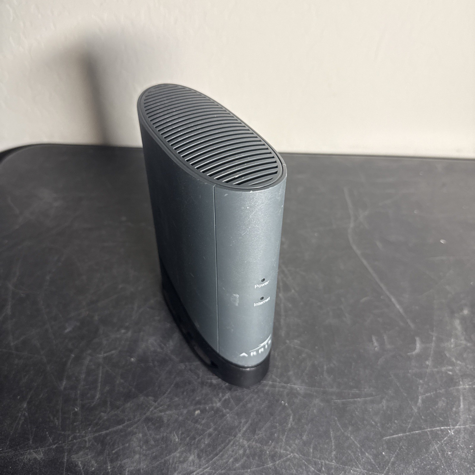 Arris Touchstone CM9200 DOCSIS 3.1 Cable Modem – High Speed No Cords Unit Only