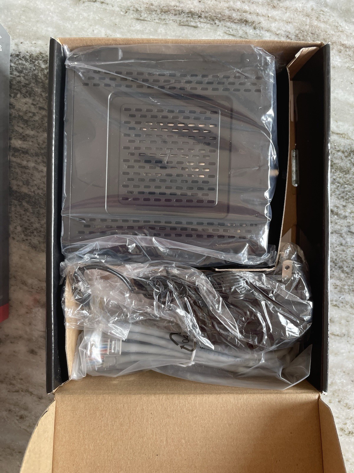 Modem Lot – Arris Surfboard 6183 and 6121 Motorola 2210-02, Netgear CMD31T