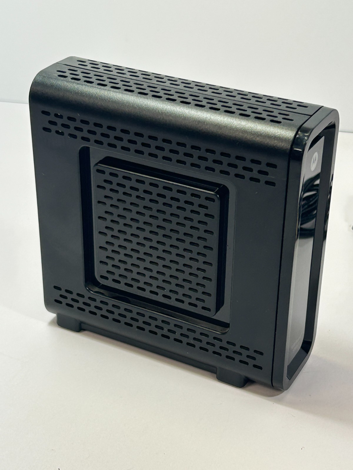 Arris Surfboard SB6121 Cable Modem High Speed Internet Pre-owned. Black