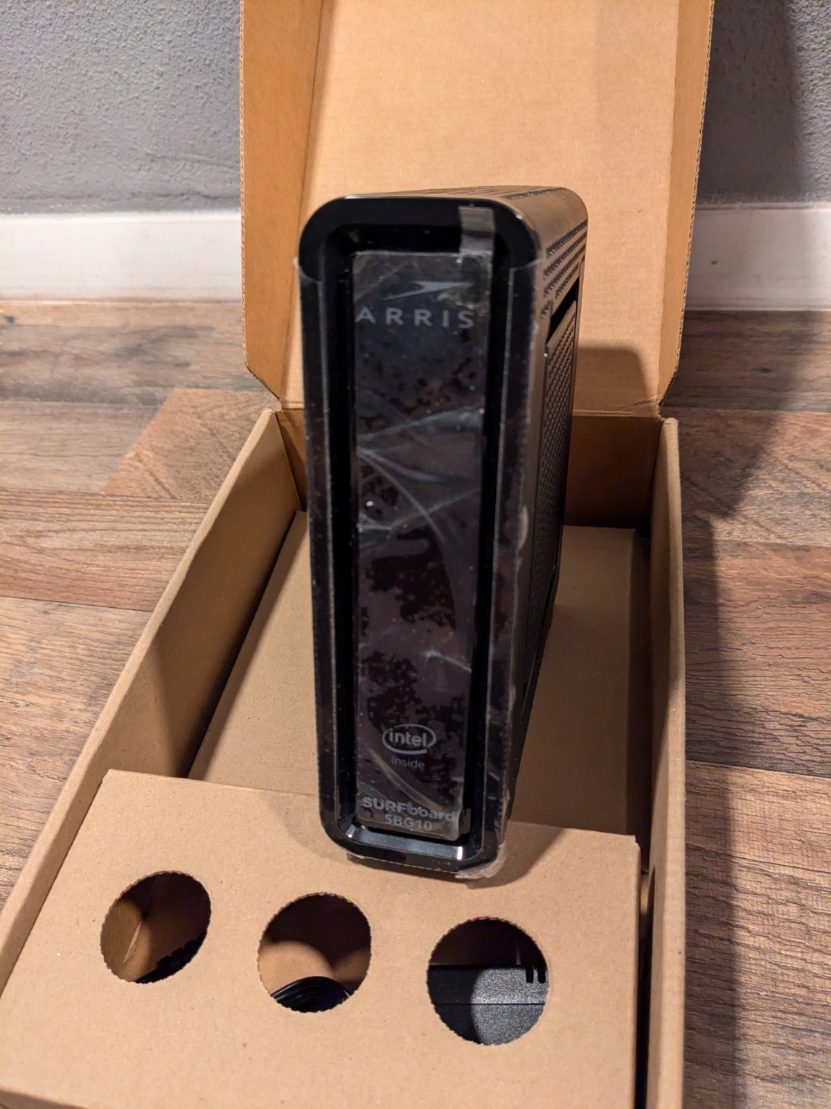 ARRIS SURFboard SBG10 DOCSIS 3.0 Gigabit Cable Modem & WiFi Router +TESTED