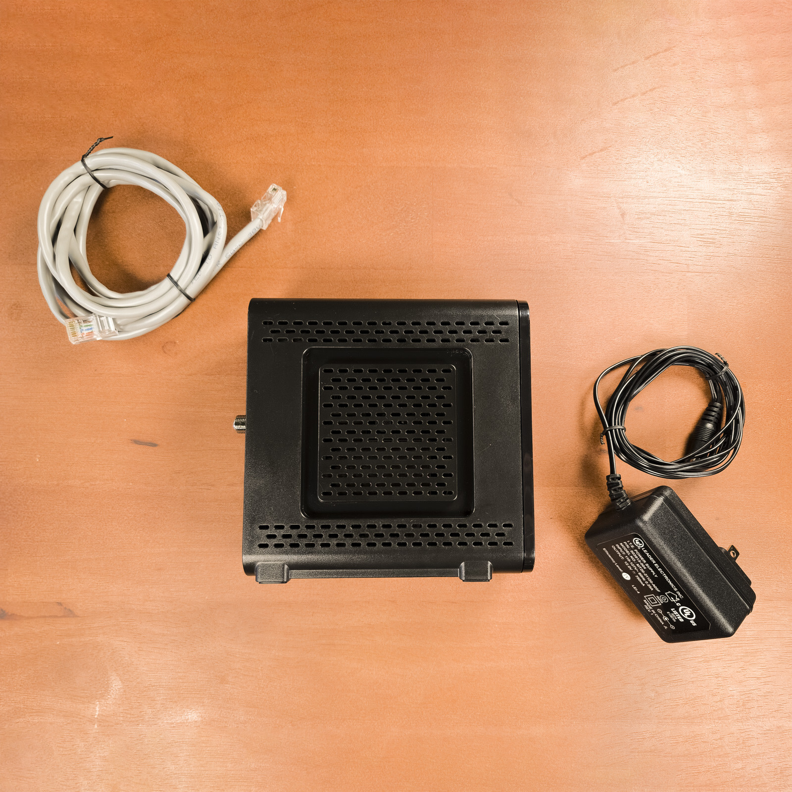 Motorola Cable Modem Surfboard SB6121 DOCSIS 3.0 Power Adapter Ethernet Cable