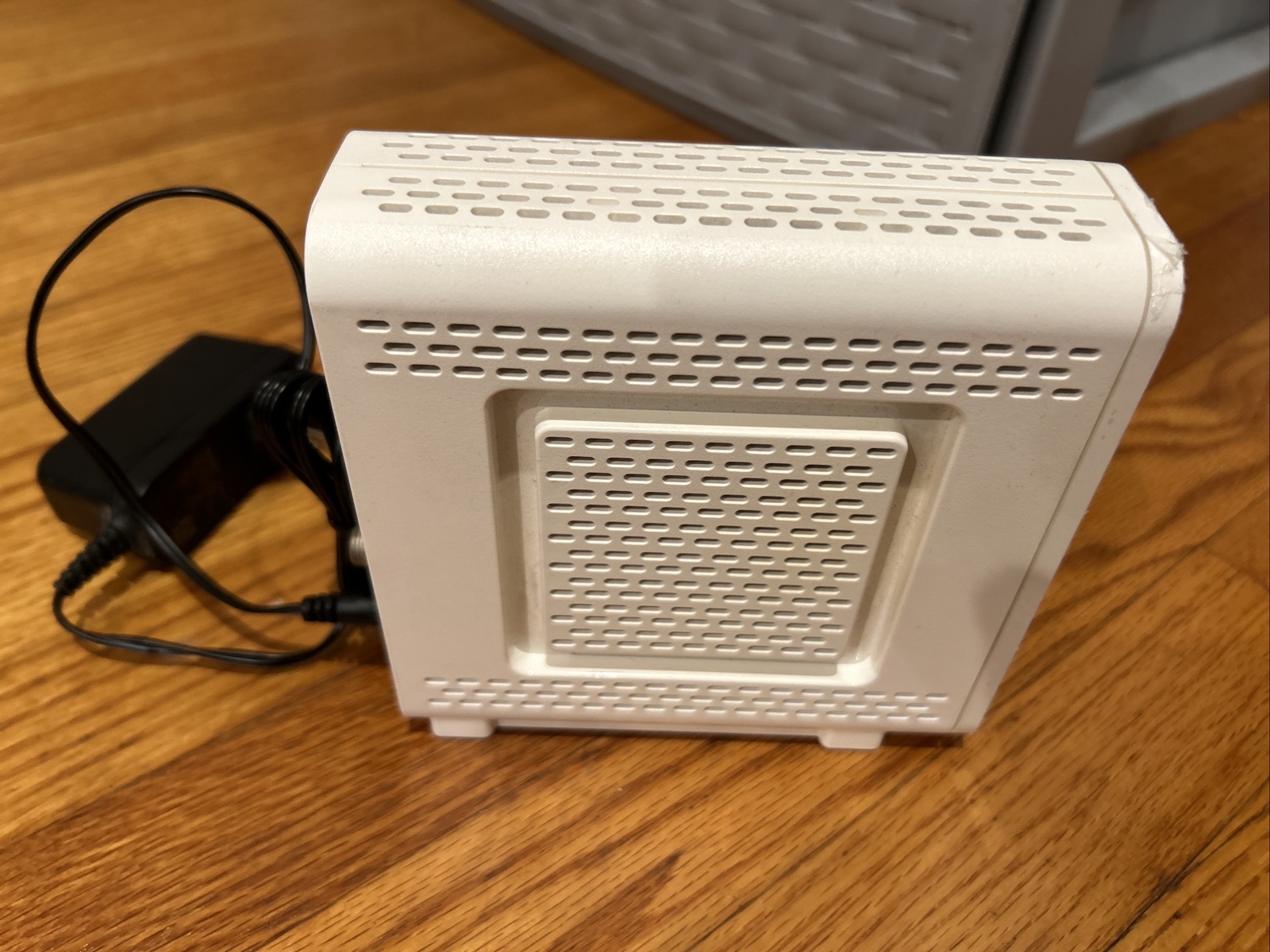 ARRIS Surfboard SB6190, 32×8 Docsis 3.0 Cable Modem SN:A9B3J533901714