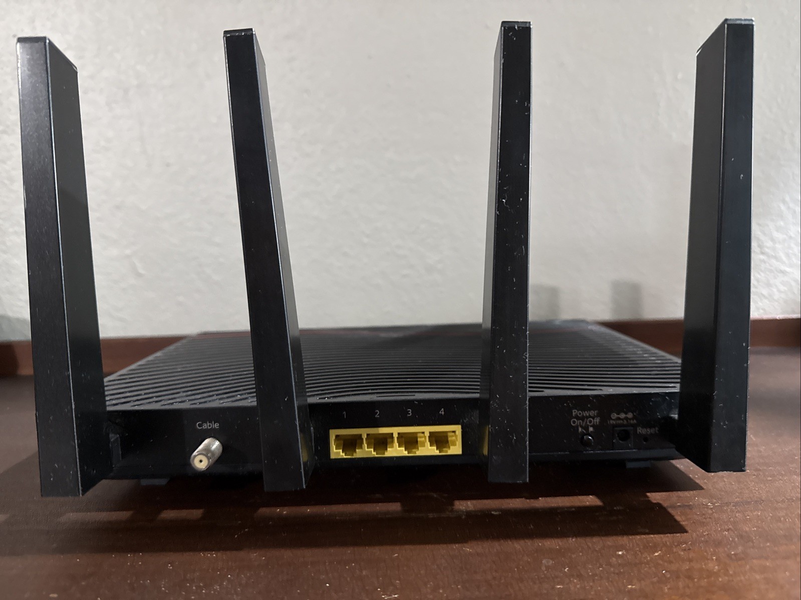 NETGEAR Nighthawk Cable Modem WiFi Router Combo (C7800) – Excellent Condition