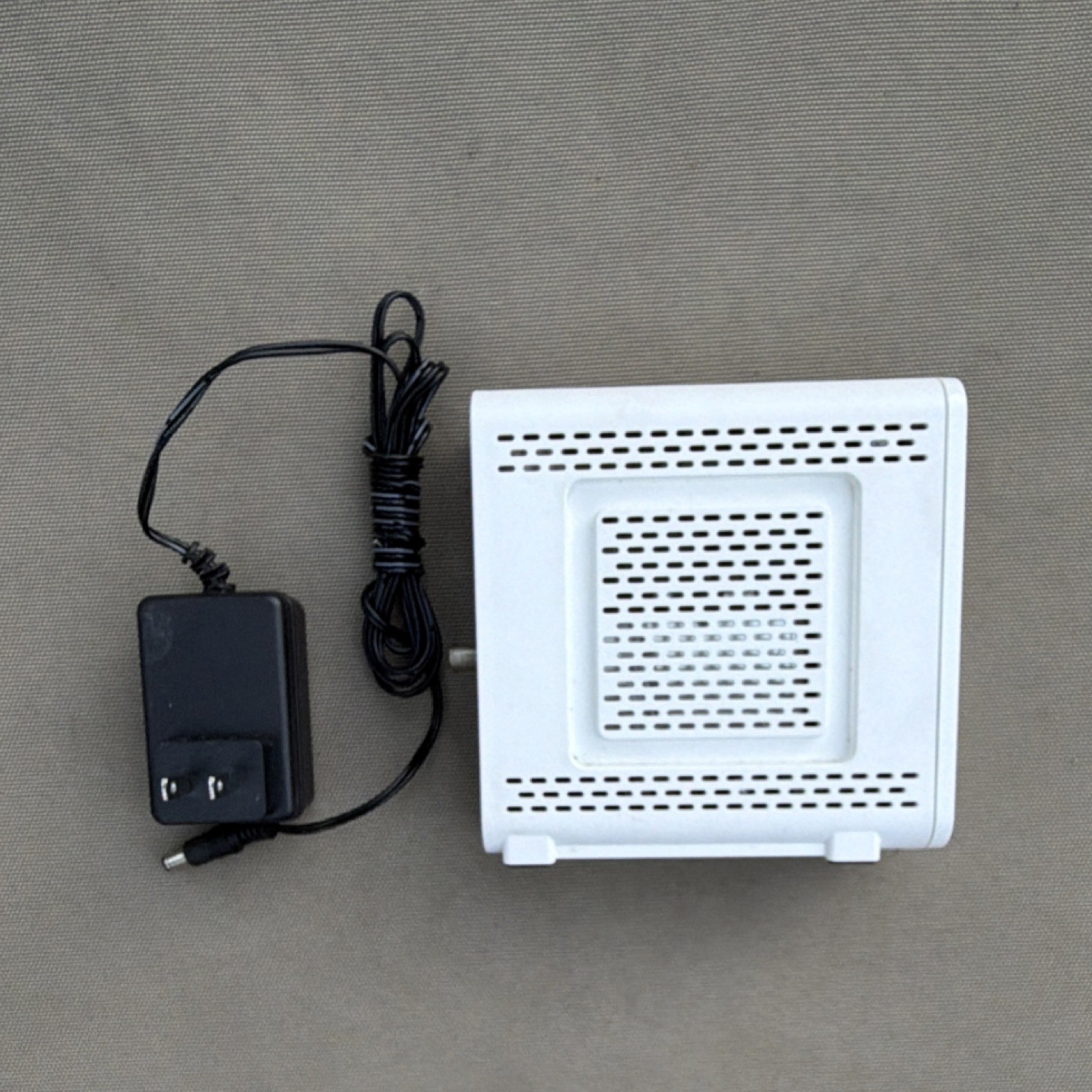 ARRIS SURFboard SB6141 Cable Modem White Ethernet Coaxial Power Adapter