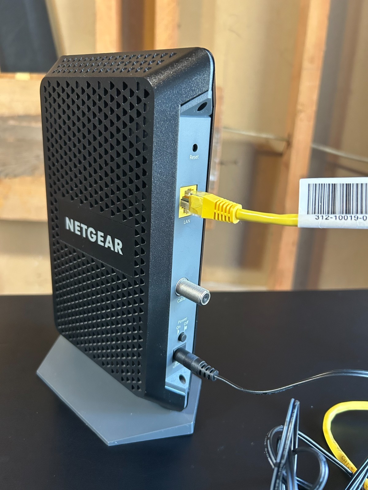 NETGEAR CM1000 Wired-Ethernet (RJ-45) Cable – CM1000100NAS (Black)