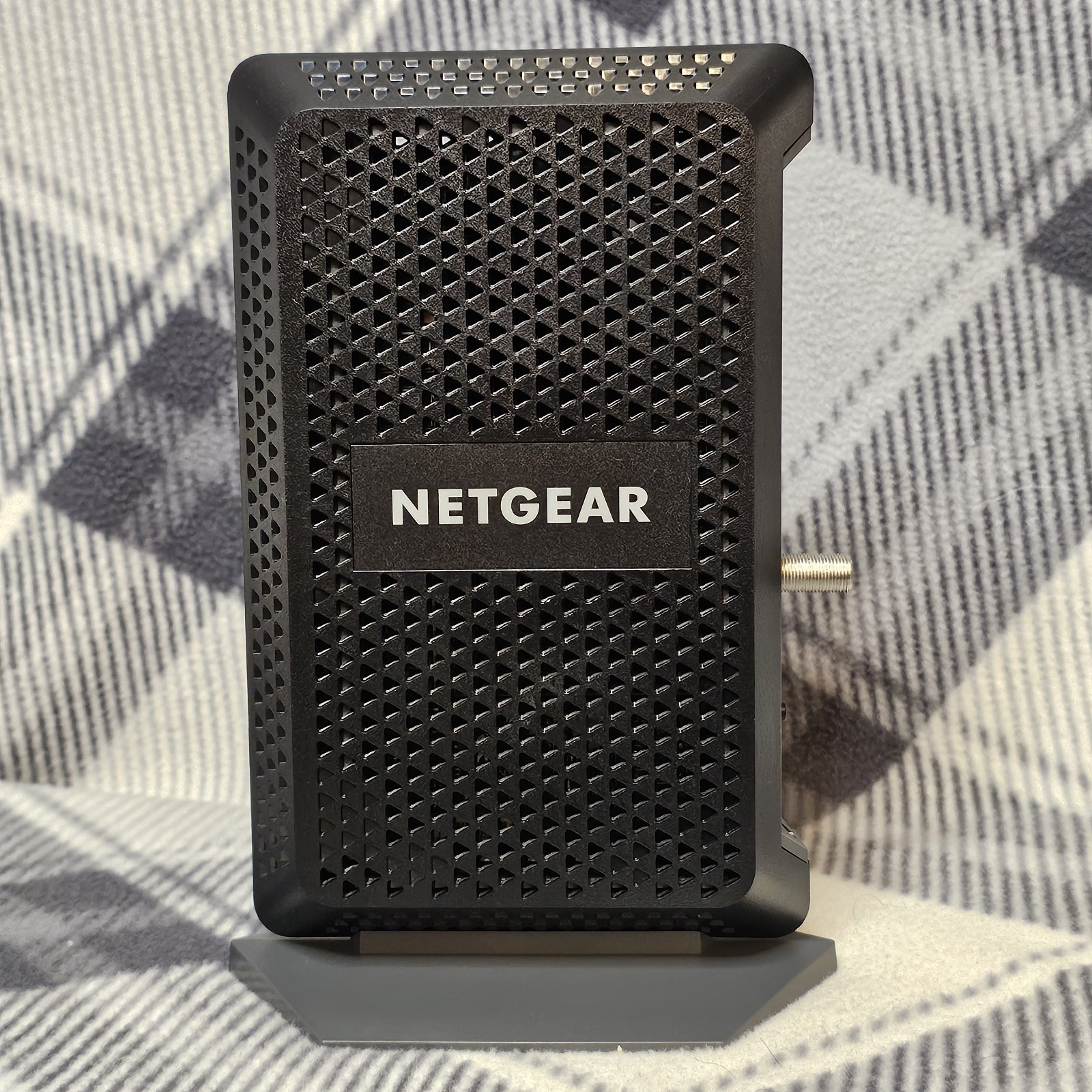 Netgear CM1000v2 Cable Modem With 100-120V AC-DC Power Adapter Used