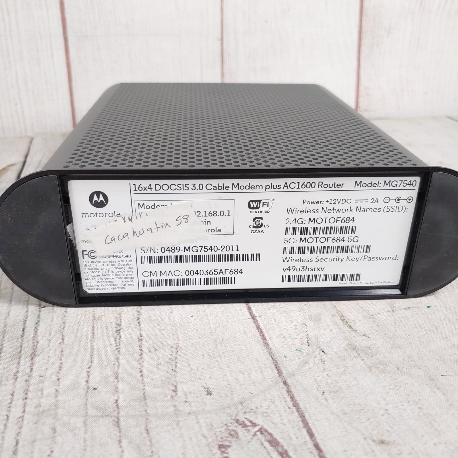 MOTOROLA MG7540 16×4 Cable Modem AC1600 Dual Band Wi-Fi Gigabit Router + Cable