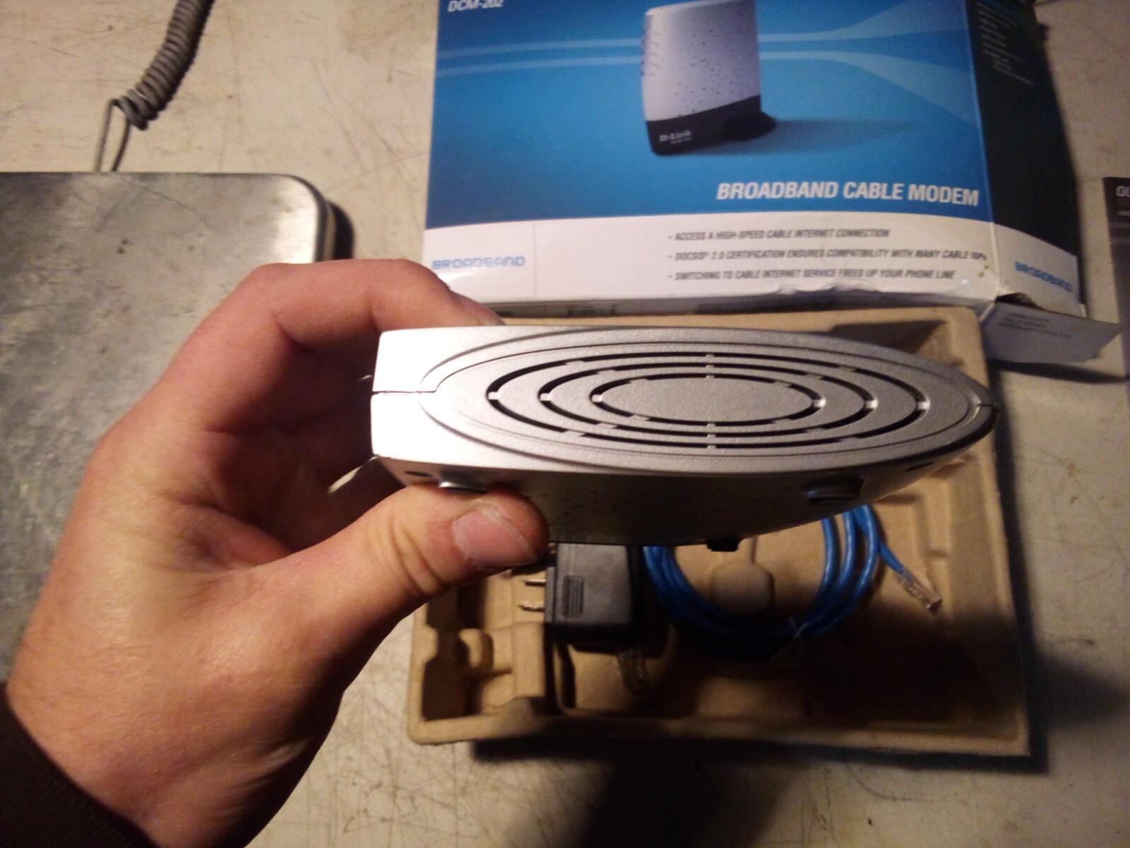 D-Link DCM-202 DOCSIS 2.0 USB/Ethernet Cable Modem Router