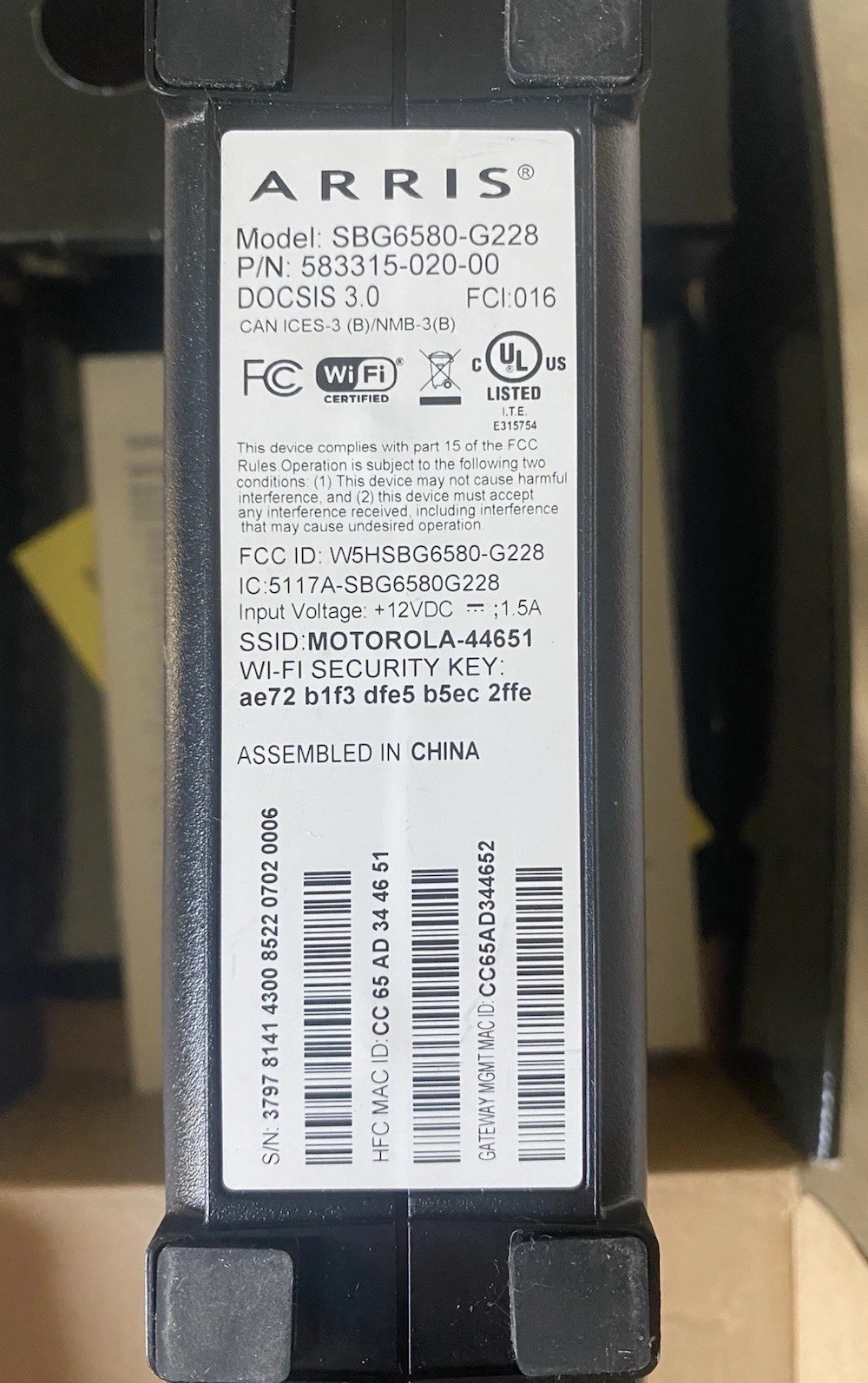 ARRIS Motorola SURFboard SBG6580 Modem & Wi-Fi Router N300 Dual Band w/ Adapter