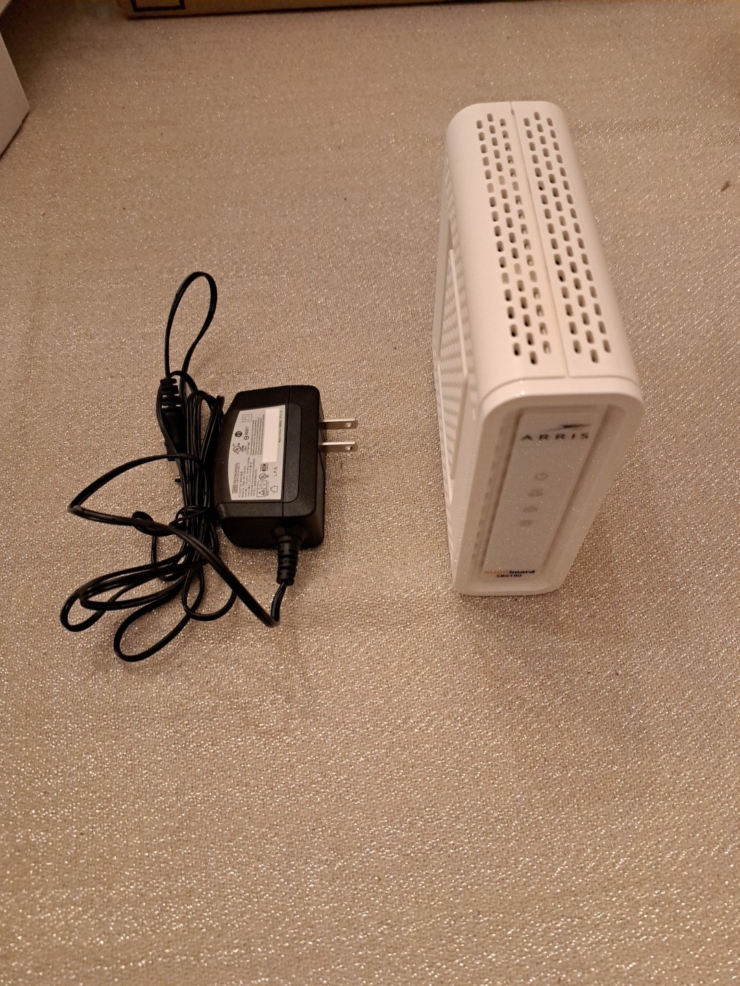 ARRIS Surfboard SB6190-RB DOCSIS 3.0 Cable Modem, White (Renewed)