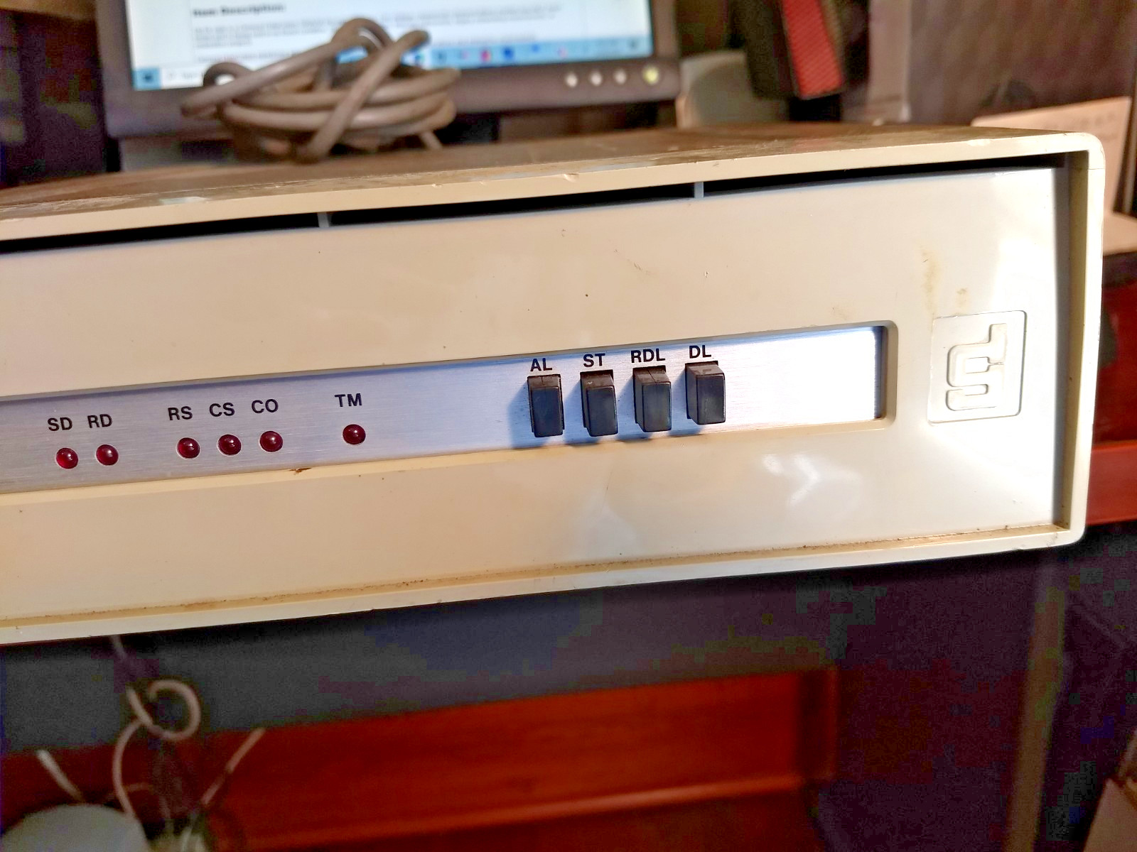 Vintage General DataComm Model DE-3 4800 Business Modem Data Communications Unit