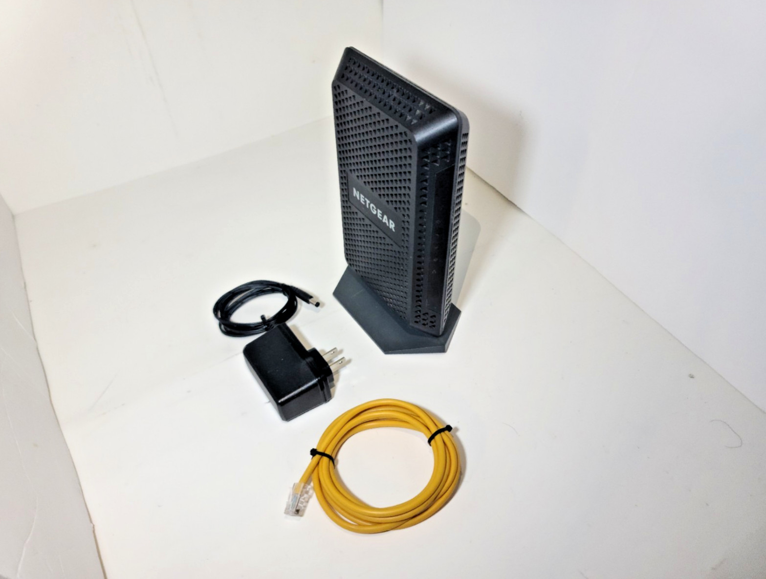 Netgear CM600 DOCSIS 3.0 Cable Modem – Tested, Complete