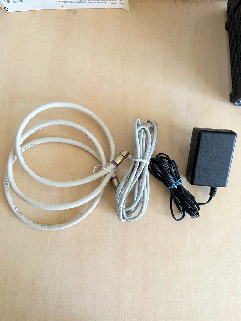 Motorola SURFboard SBG6580 with Coaxial Cable & Original Packaging