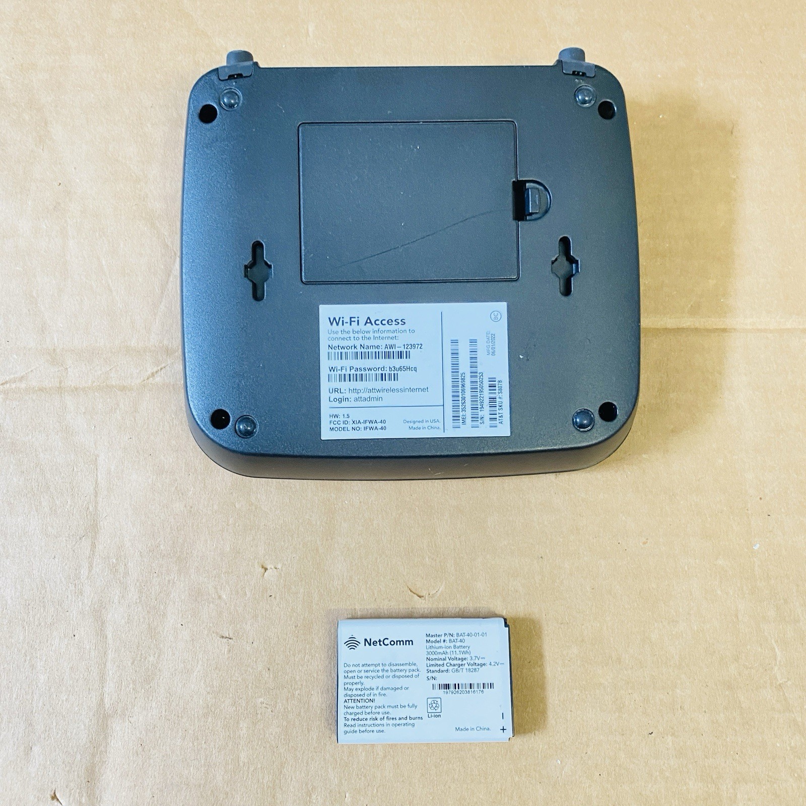 ATT Wireless Internet Modem IFWA-40 Hotspot Black (AT&T) With Charger AC Adapter