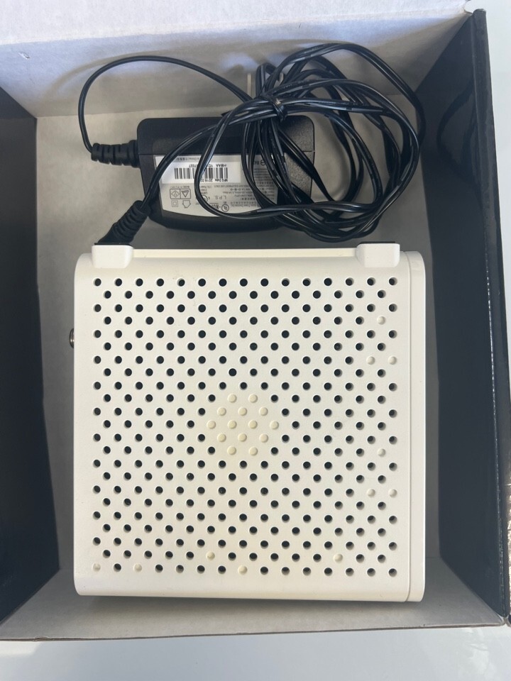 ARRIS SurfBoard SB6183 686 Mbps Cable Modem – White – Used