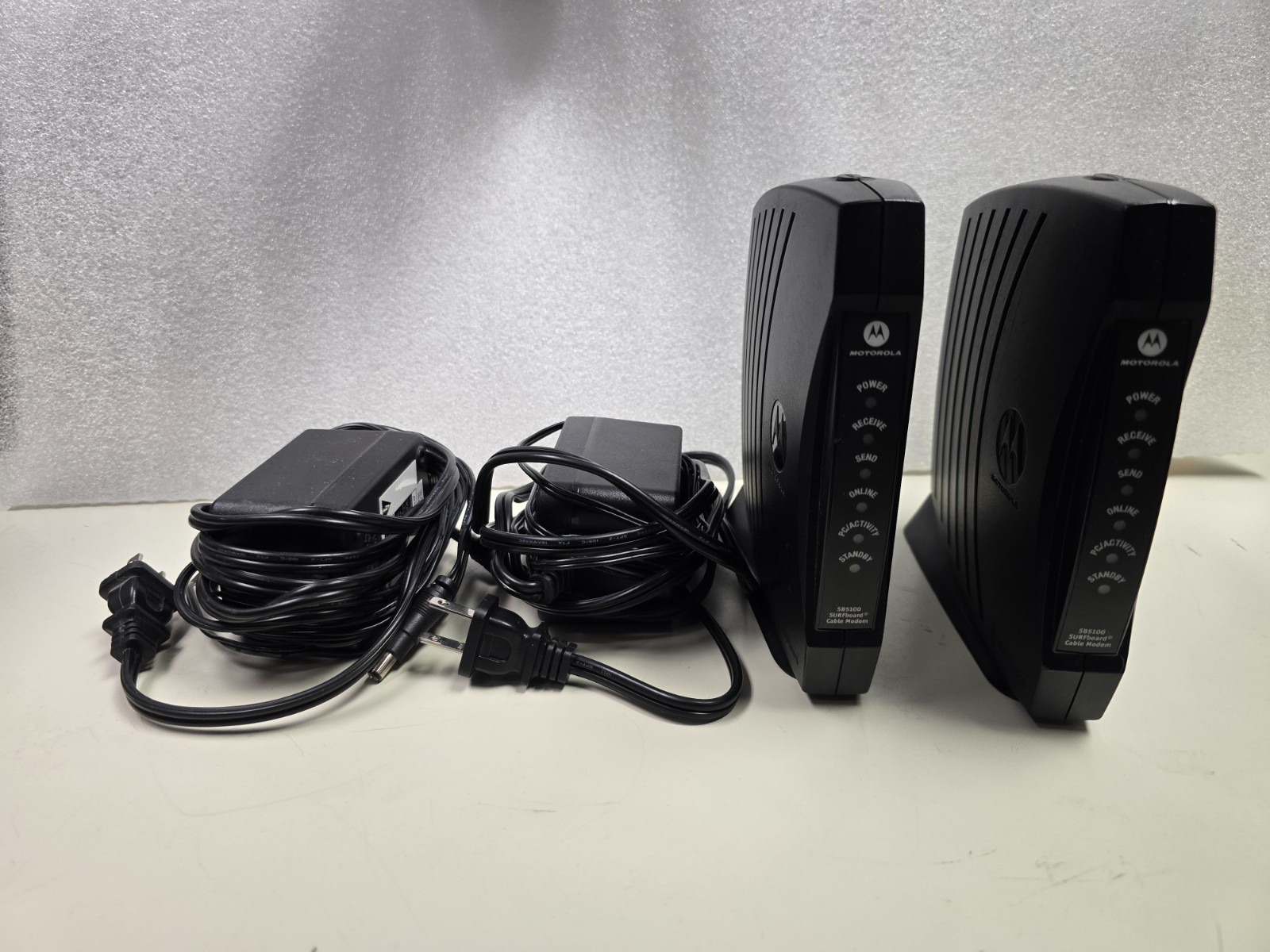 Motorola SURFboard SB5100 Cable Modem w/ Adapter