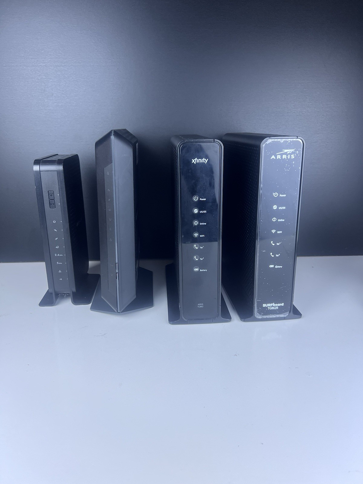 Lot of 4 Netgear ARRIS DOCSIS 3.0 Cable Modem Router Powers On Untested