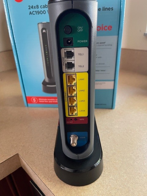 Motorola MT7711 24X8 Cable Modem and AC1900 Dual Band Wi-Fi Gigabit Router 2…