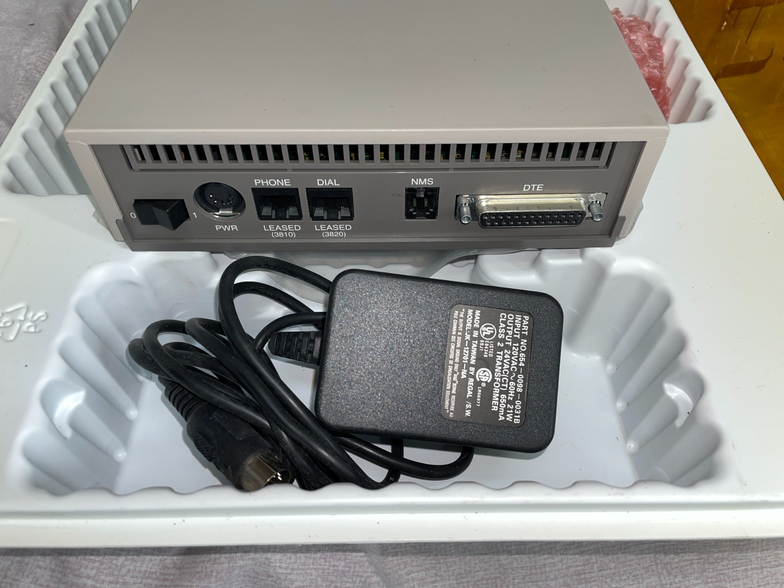 AT&T PARADYNE COMSHERE MODEM 3810