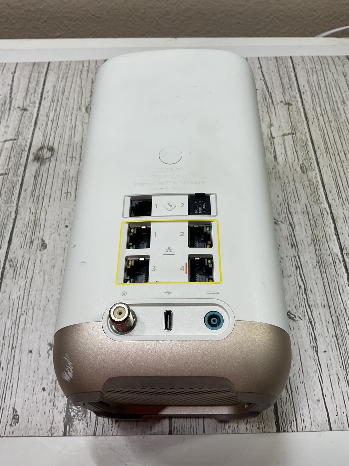 Xfinity XFi Gateway Router XB8-T As Is For Parts or Repair No power Adapter