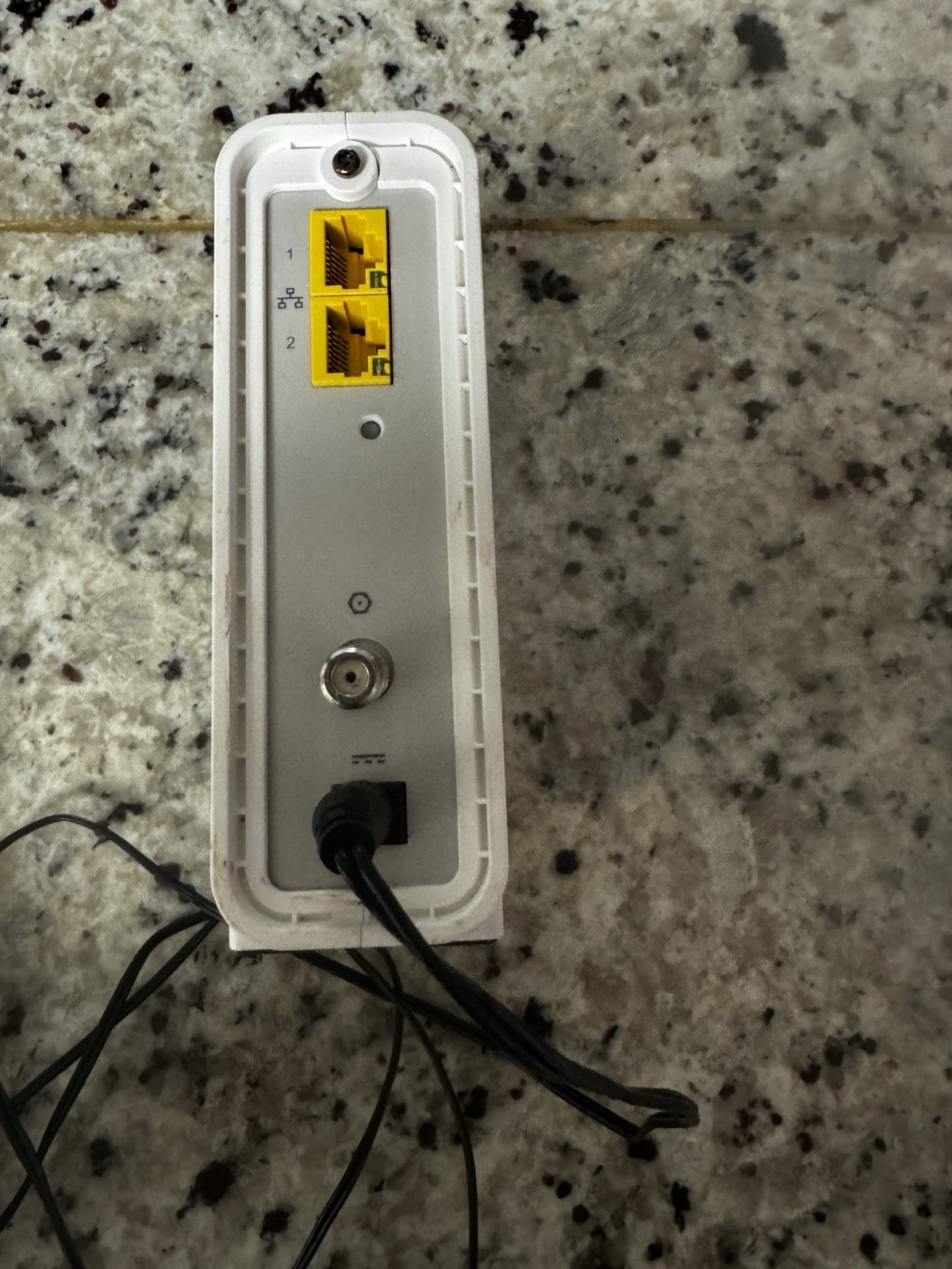 ARRIS SURFboard SB8200 DOCSIS 3.1 10 Gbps Cable Modem