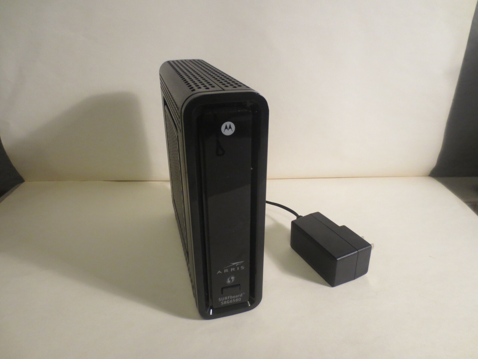 ARRIS SBG6580-G228 DOCSIS 3.0 Cable Modem + WiFi Router D