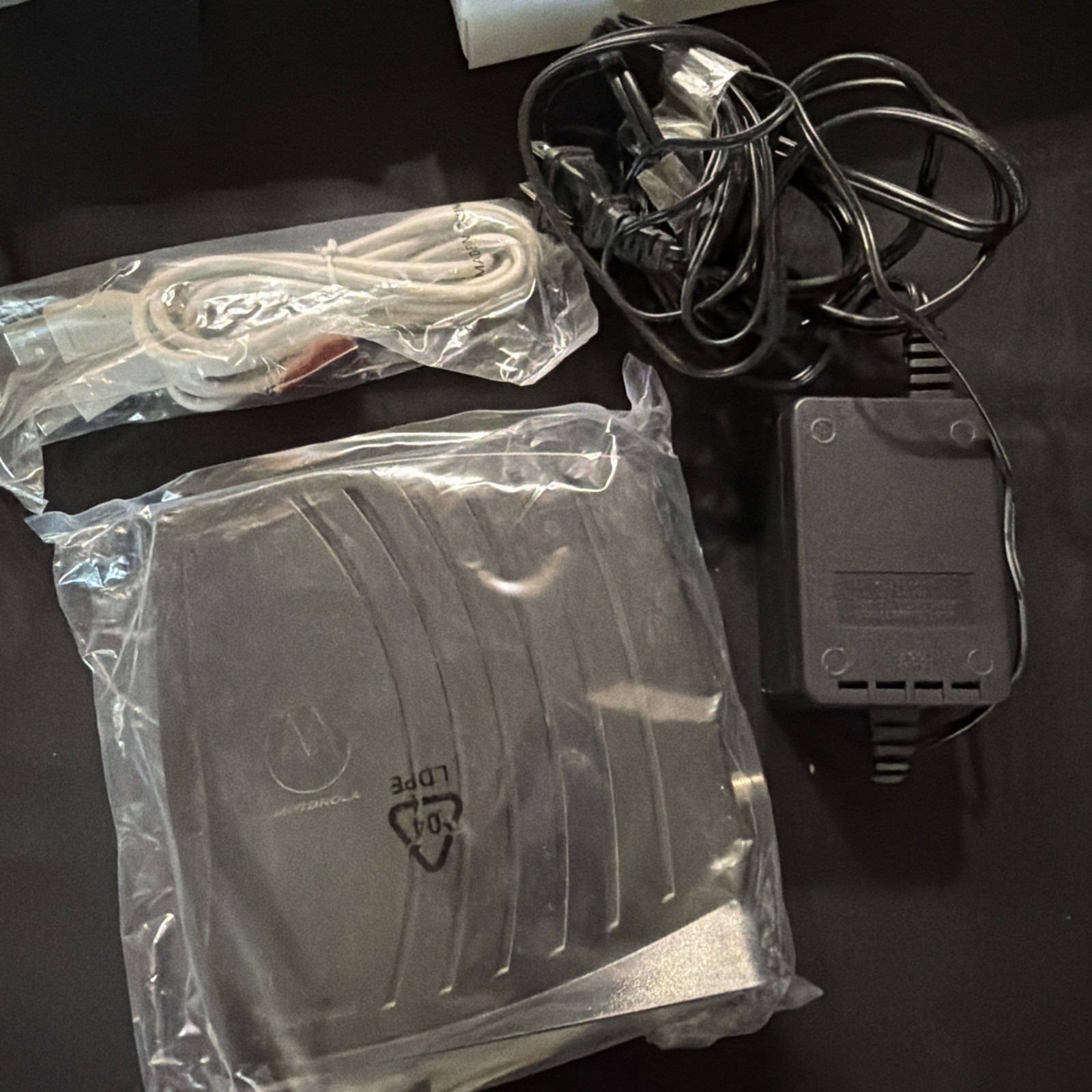 Motorola SURFboard SB5101U Cable Modem DOCSIS 2.0 w/ Box Cables CD SB5101
