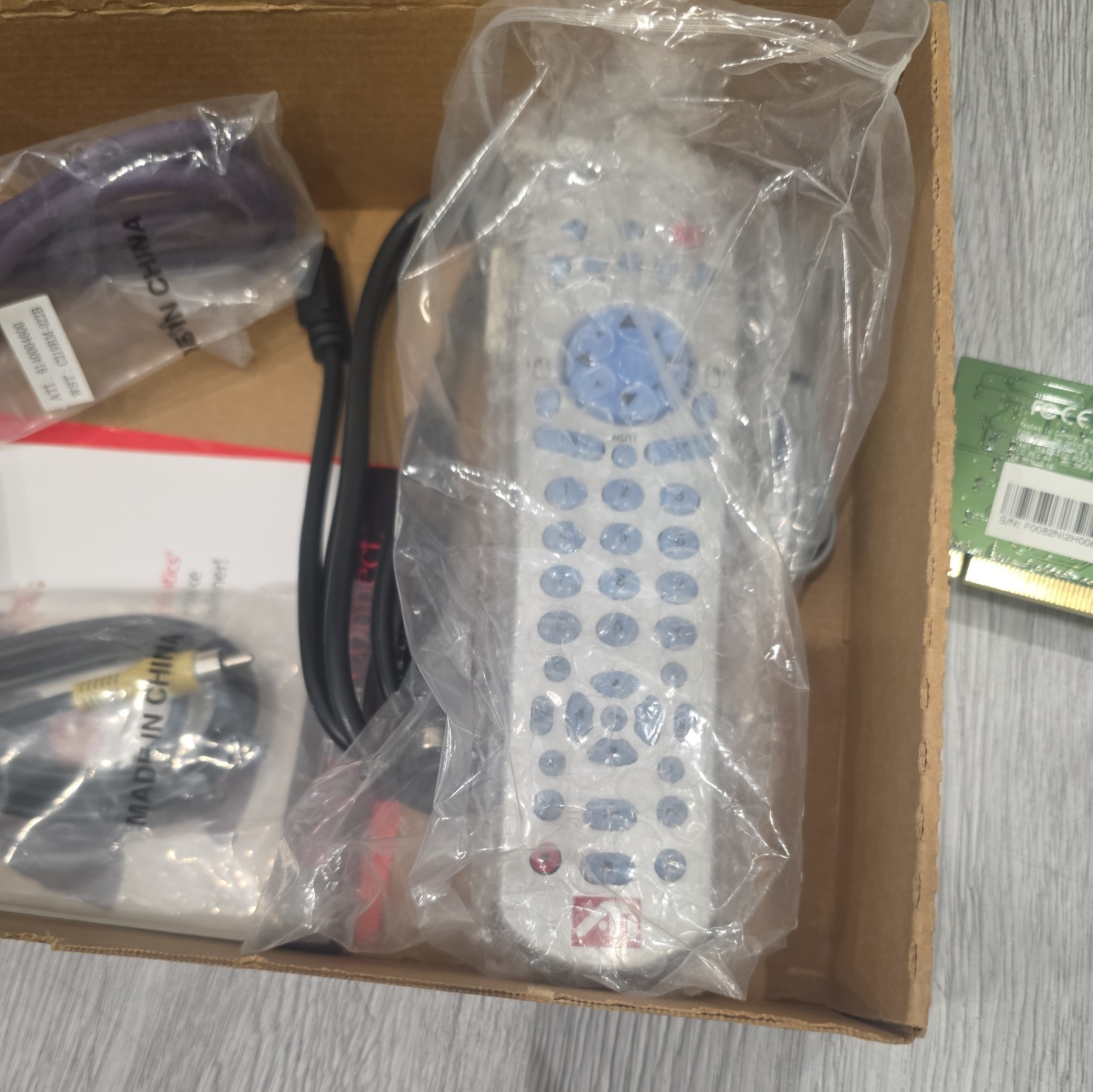 Intel CPCM0P9022-02 56K Internal Fax/Modem PCI Card,everything in the pics