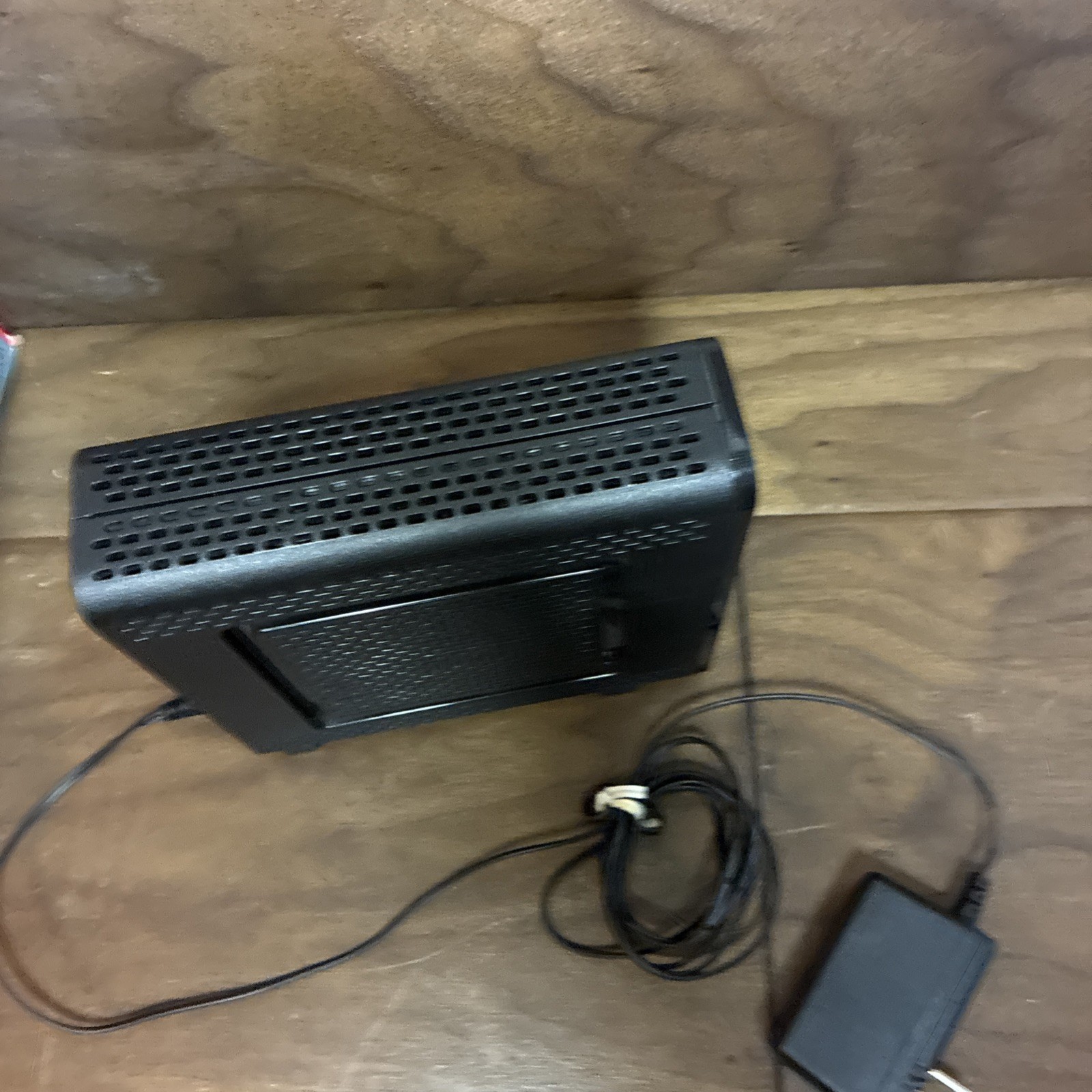 ARRIS SBG10 SURFboard AC1600 Dual-Band Cable Modem Router – Black