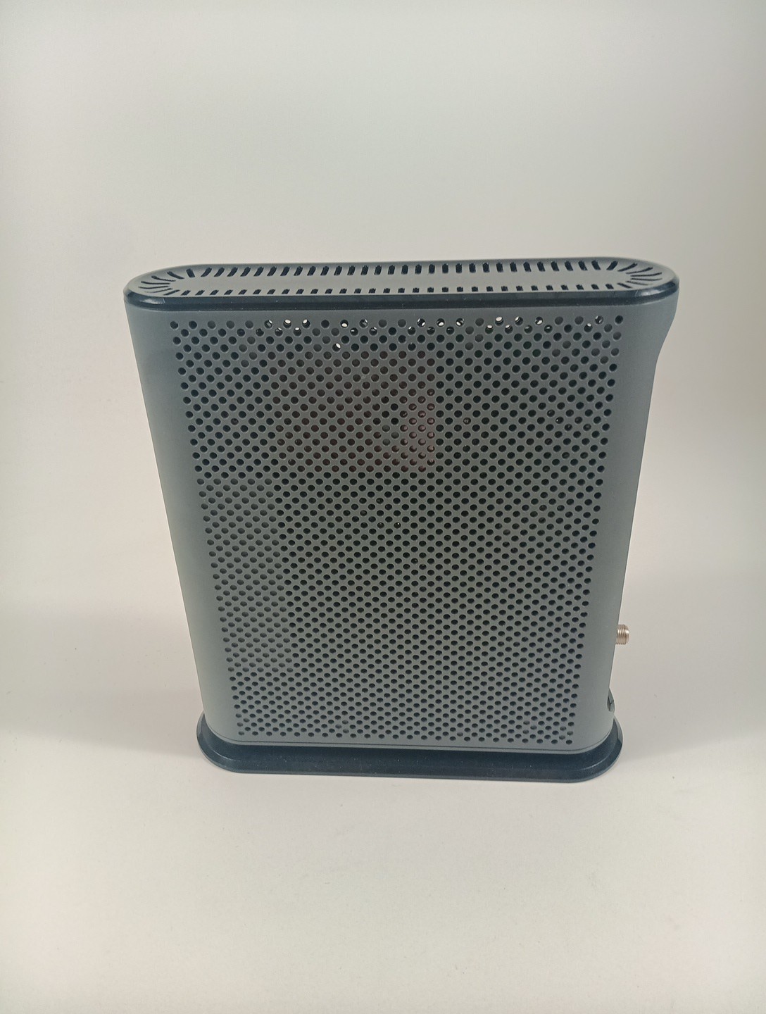 Motorola MG7550 Dual Band AC1900 Cable Modem and Wi-Fi Gigabit Router