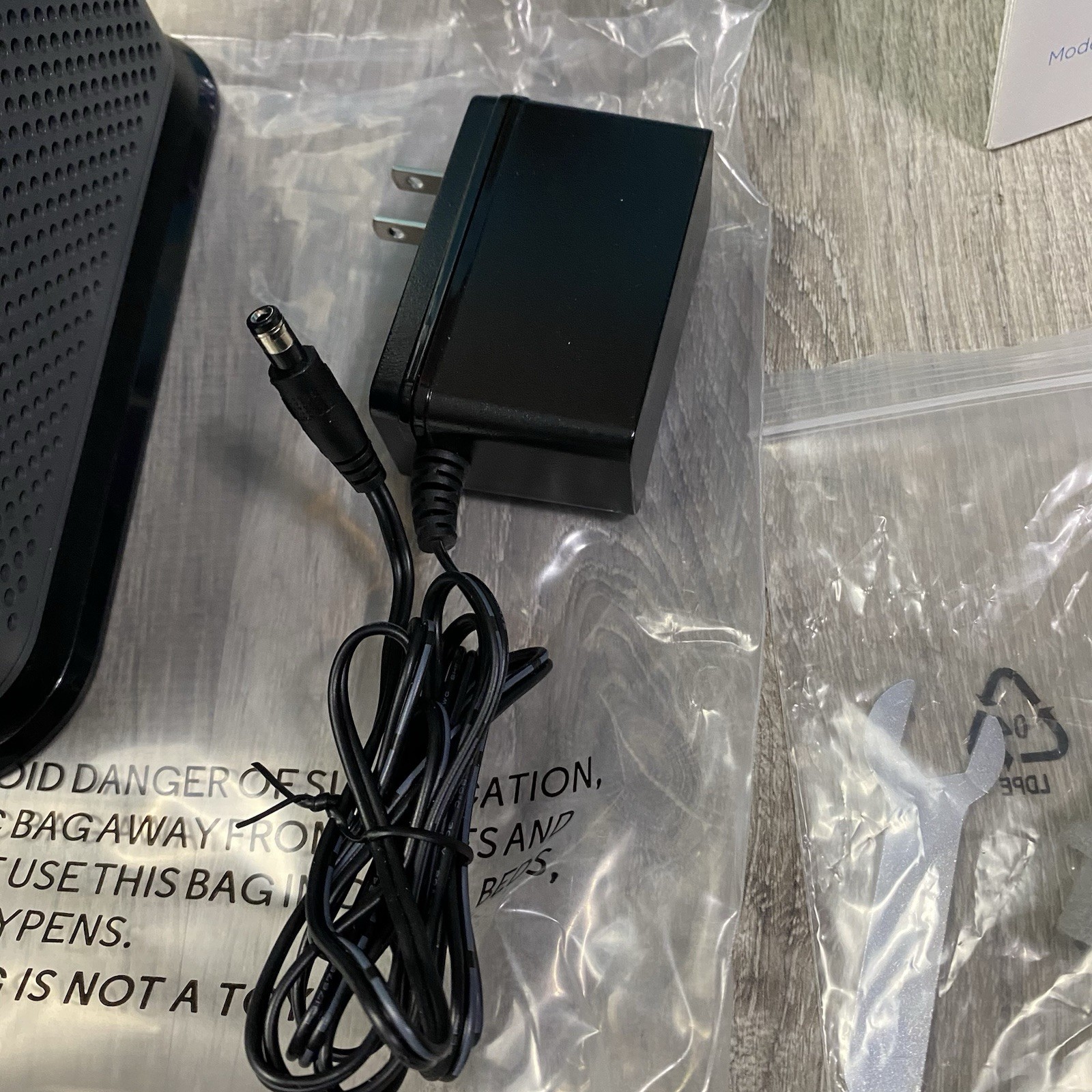 Motorola DOCSIS 3.1 Ultra Fast Cable Modem Model: MB8600 🔥🔥🔥