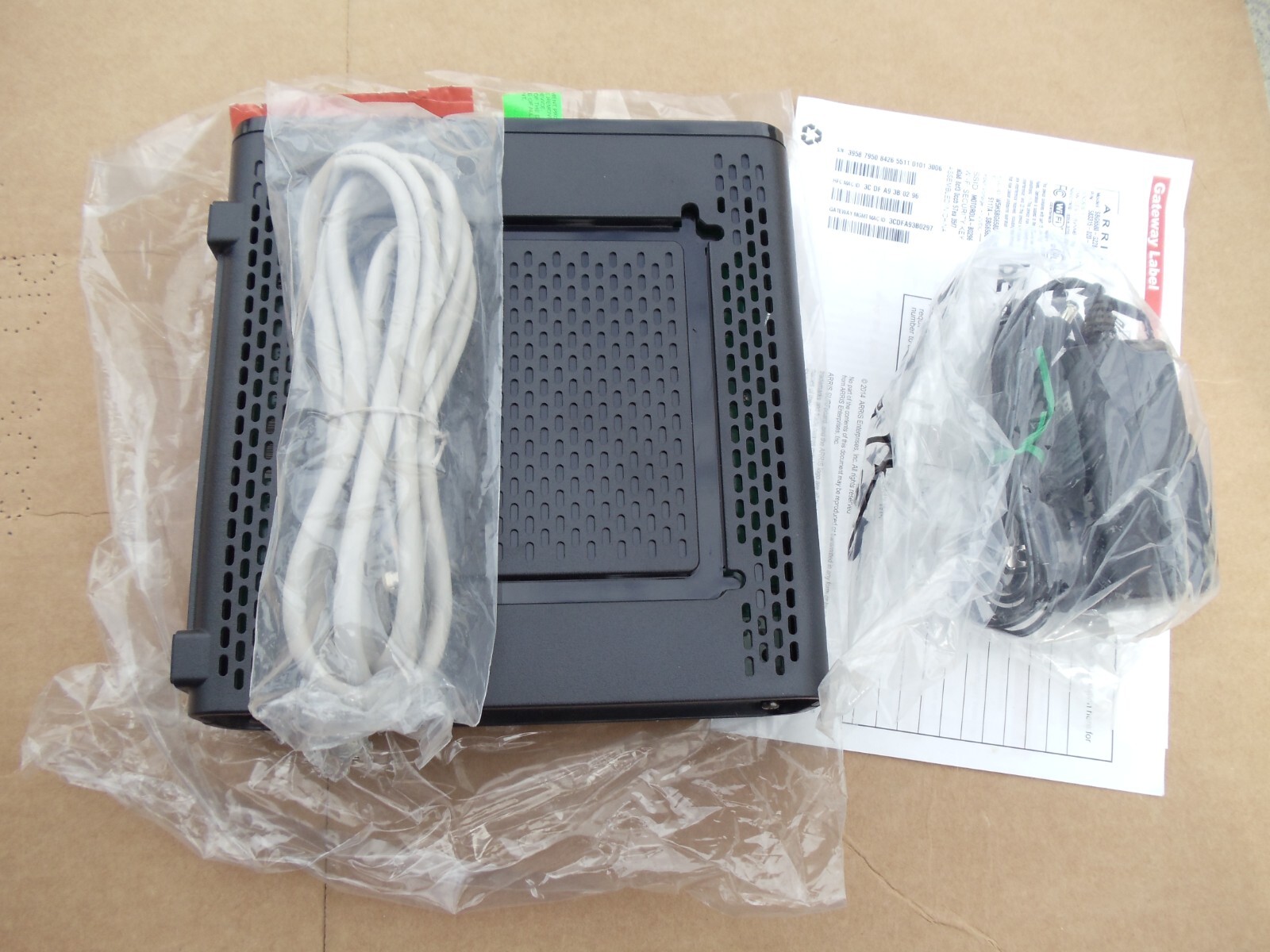 Motorola Arris Surfboard Modem/WiFi Router N300 Dual Band Model SBG6580