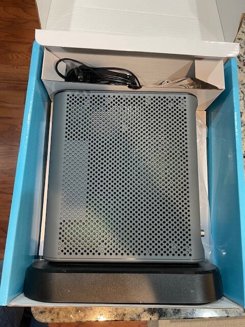 Motorola MT7711 24X8 Cable Modem and AC1900 Dual Band Wi-Fi Gigabit Router 2…