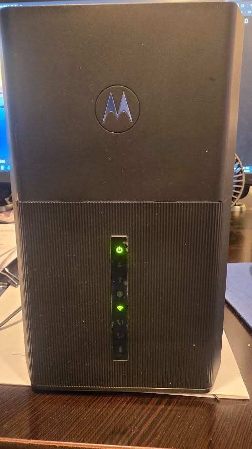 Motorola MT8733 DOCSIS 3.1 Cable Modem AX6000 WiFi 6 Router