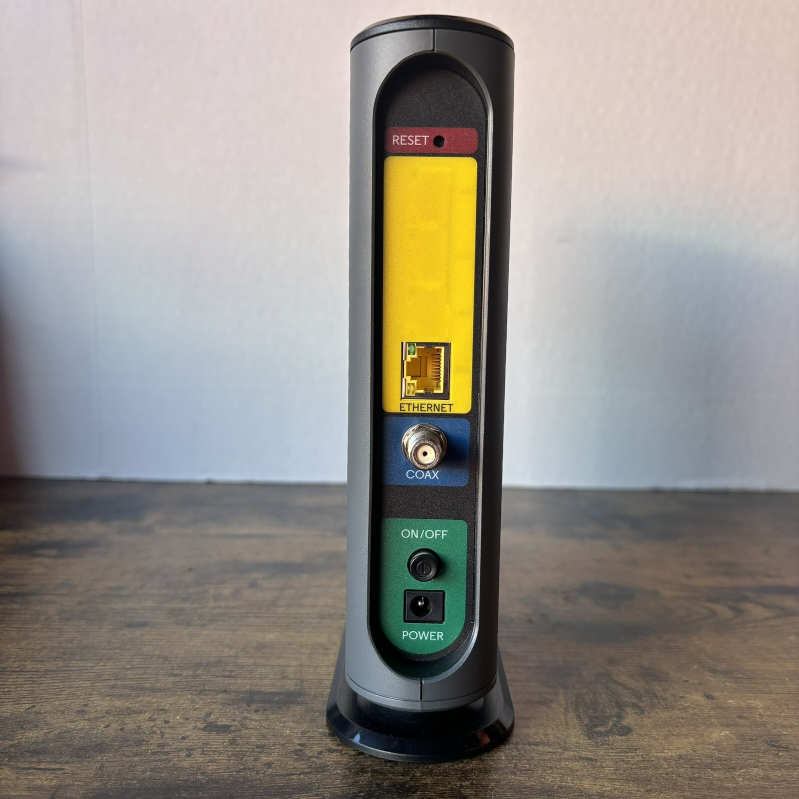 Motorola MB8600 DOCSIS 3.1 Ultra Fast Cable Modem – Black – VGC