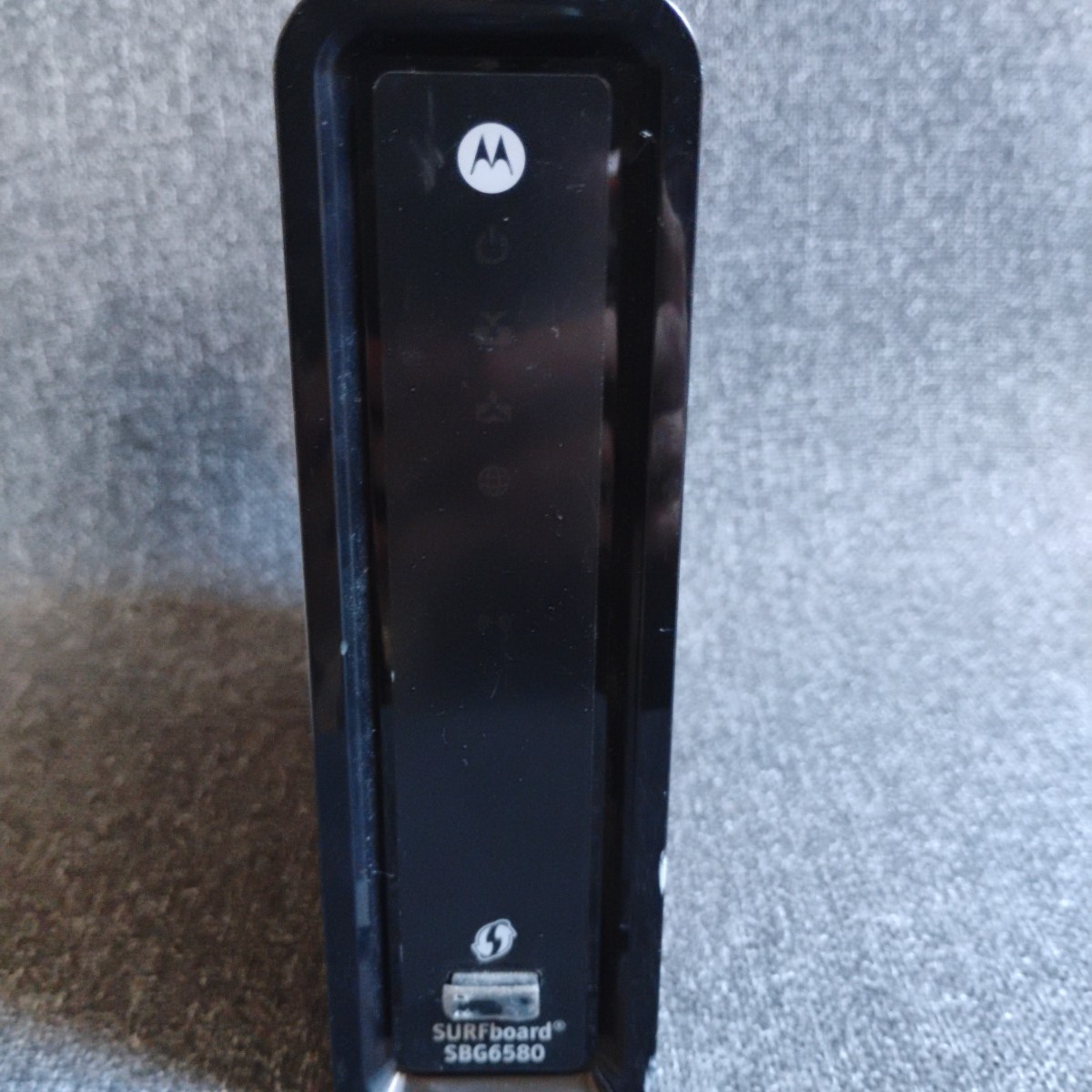 Motorola SURFboard SBG6580 DOCSIS 3.0 Cable Modem / Wi-Fi Router