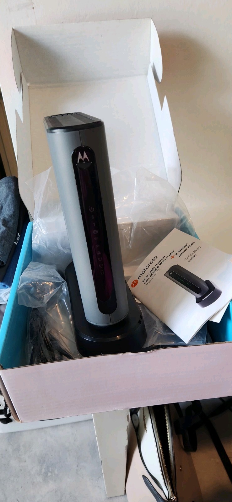 Motorola MT7711 24X8 Cable Modem and AC1900 Dual Band Wi-Fi Gigabit Router 2…