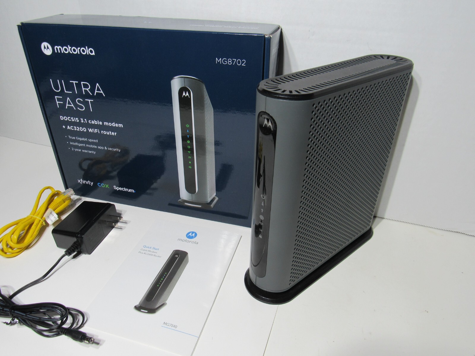 Motorola MG7540 (16×4) Cable Modem + AC1600 Dual Band Wi-Fi Router Combo