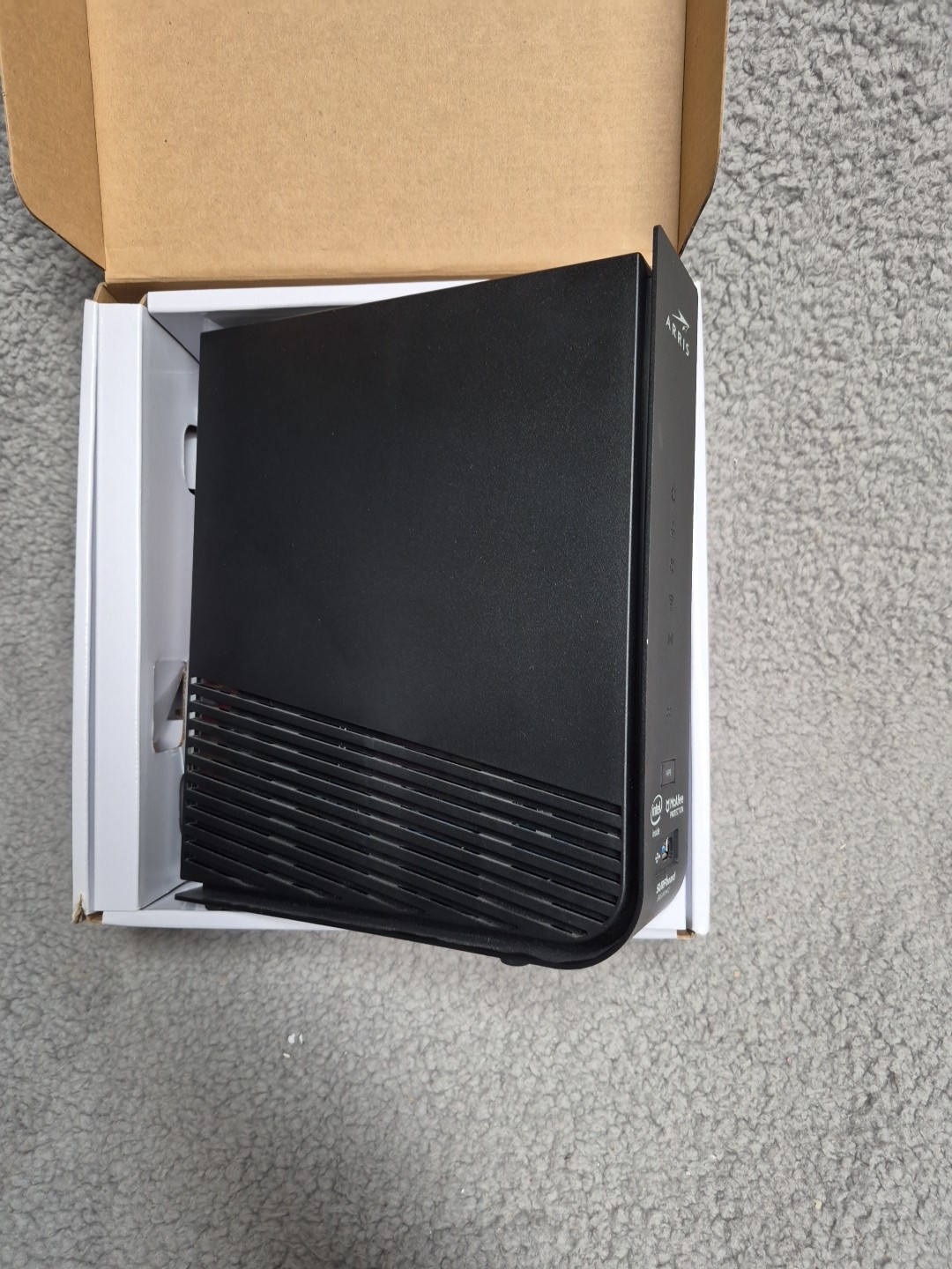 ARRIS SURFboard SBG7600AC2 32×8 DOCSIS 3.0 Cable Modem AC2350 Wi-Fi Router EUC