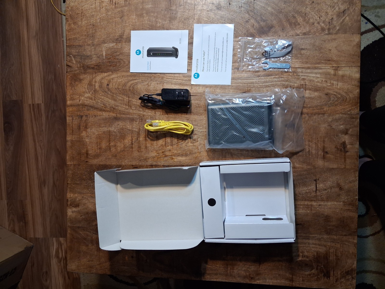 Motorola MB7220 DOCSIS 3.0 Cable Modem 8×4 Gigabit Ethernet – Open Box – Tested