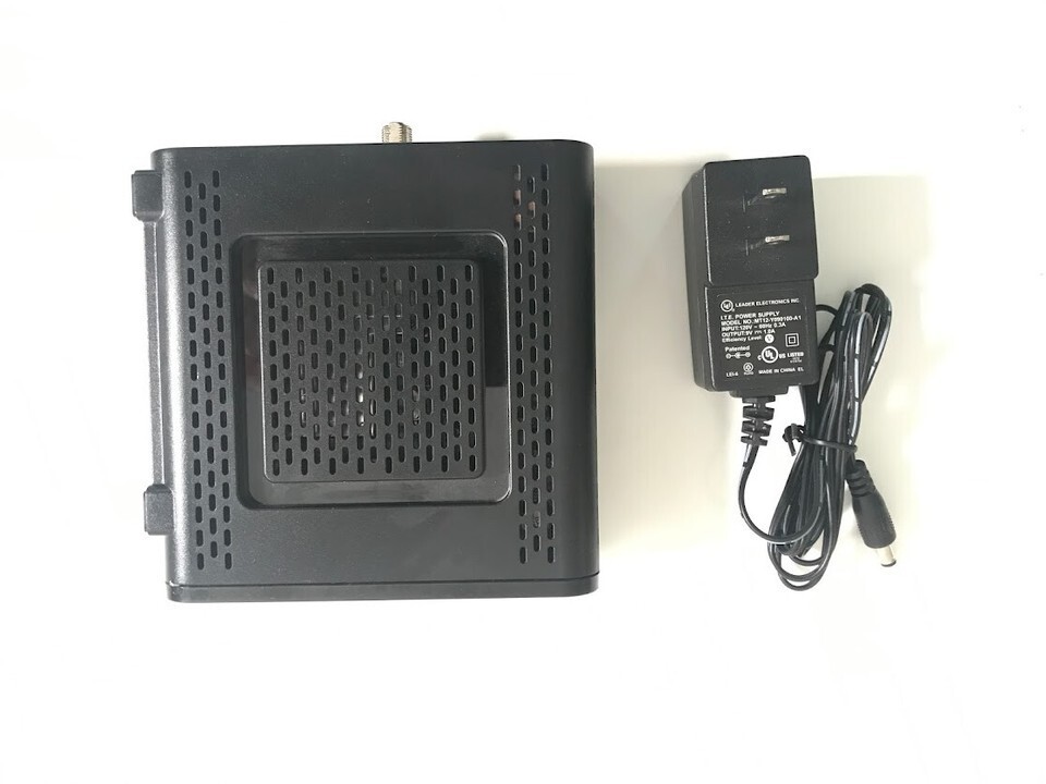 Motorola SURFboard Ethernet Cable Modem WiFi Router SB6121 High Speed