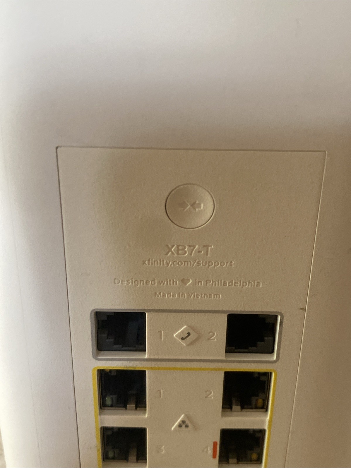 Xfinity XB7-T Gateway Modem Router With Power Cord And Coaxial Cable
