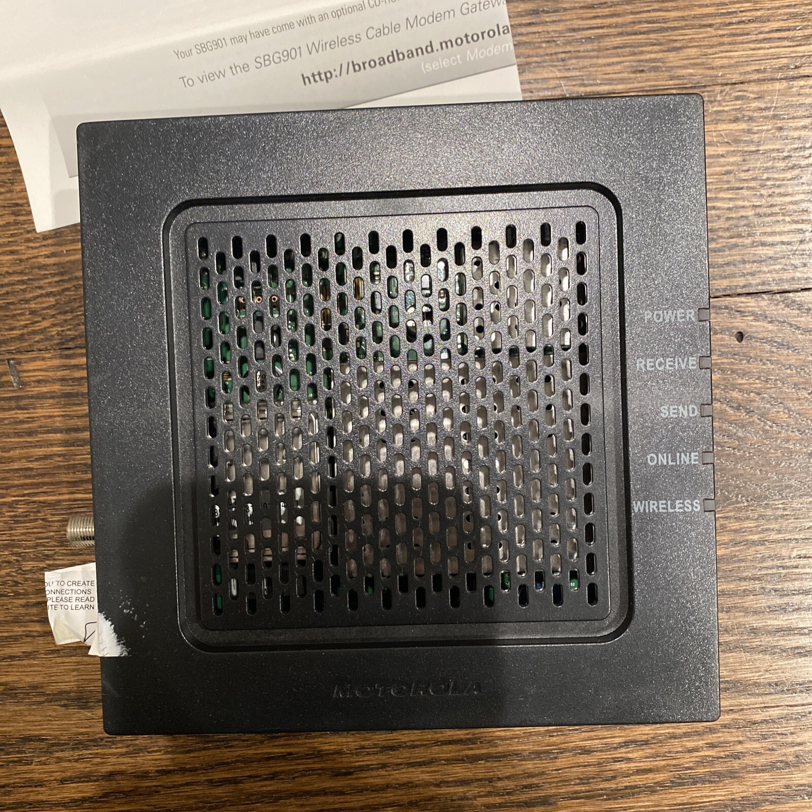 Motorola SBG901 SURFboard Wireless Gateway Cable Modem