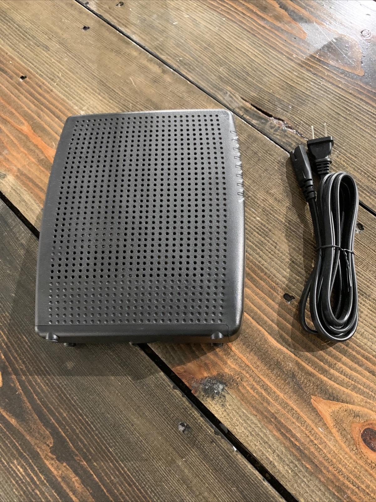 ARRIS Touchstone TM822G DOCSIS 3.0 8×4 Telephony Modem – Black