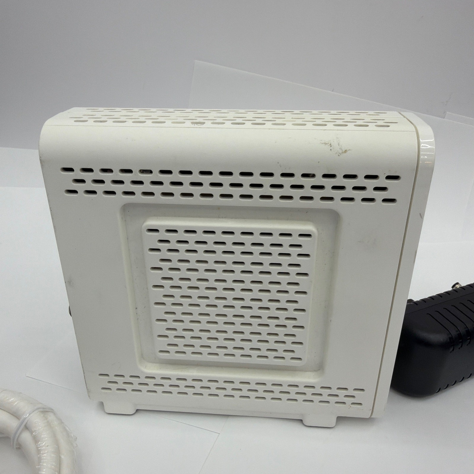 ARRIS SURFboard SB6190 DOCSIS 3.0 Cable Modem with Power Adapter and Cables