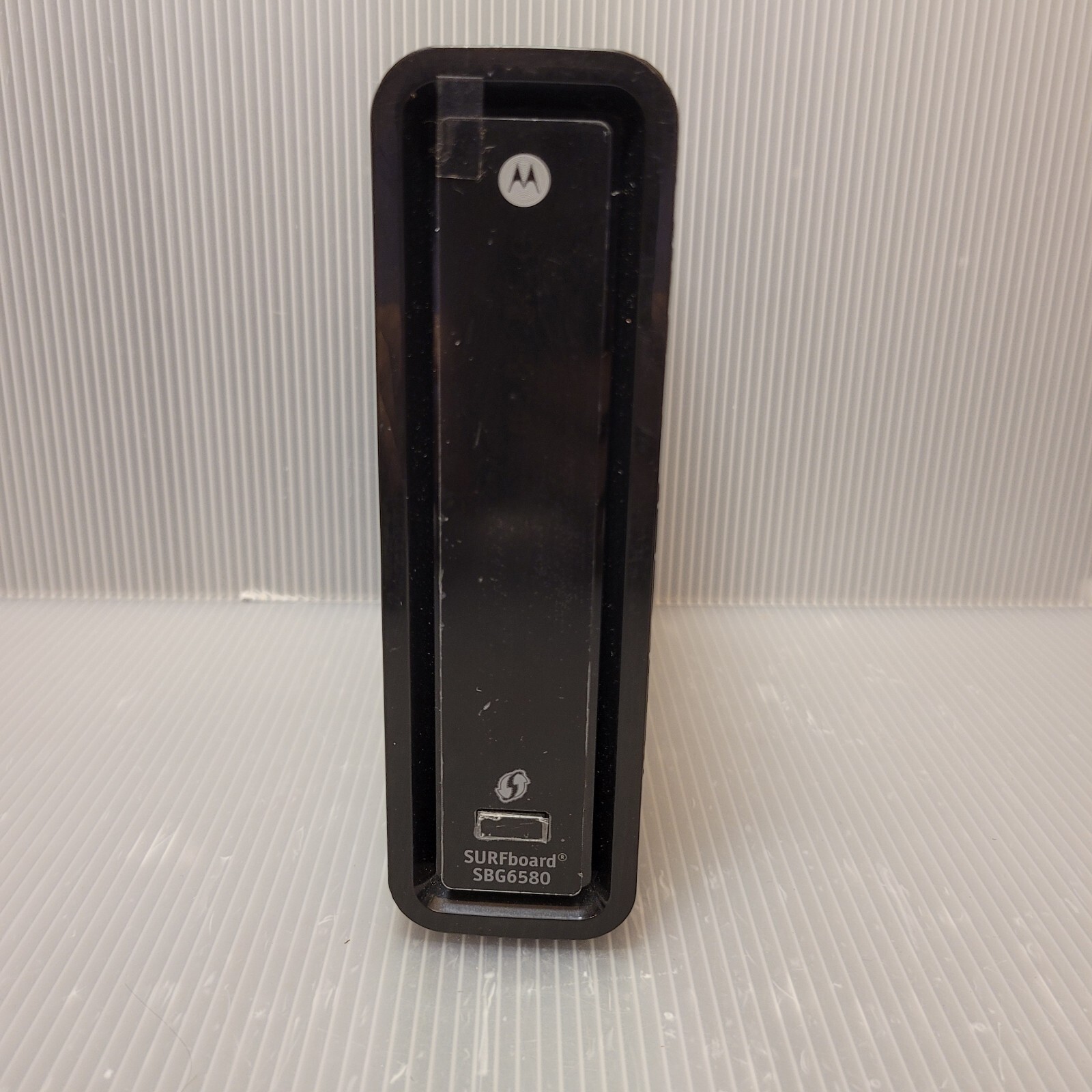 Motorola SBG6580 DOCSIS 3.0 Wireless Cable Modem Router w/ 2 Network Cables